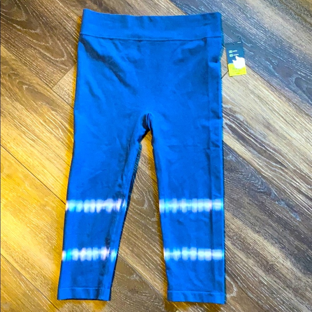 Xersion medium Women’s blue  crop lounge pants